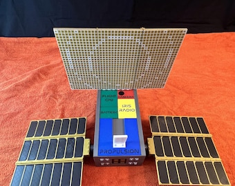 MarCO Mars CubeSat Model – Unfolding Solar Panels, Reflectarray Antenna (1:2 Scale)
