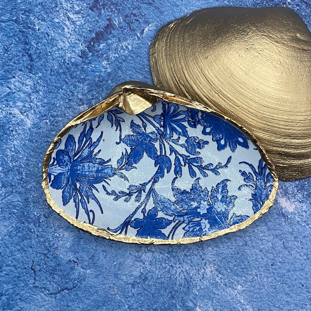 Decoupage Shell Art Decor, Damask , Blue and White Beach Decor, Clam