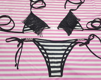 Randigt bikiniset med fransar och eget matel-namn | Festival Rave tvådelad baddräkt