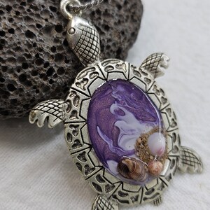 Hawai'i Shell Turtle Pendant: Stainless Steel Chain