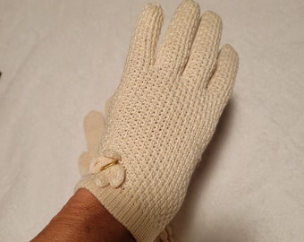 Vintage Cream knitted Gloves with a knitted butterfly on the wrist Size 7