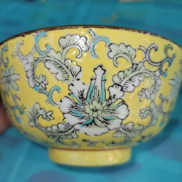 Japanese Porcelain Bowl Decorated in Hong Kong for HI