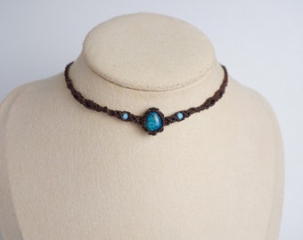 Handgemaakte sieraden Macramé choker met Chrysocolla edelsteen