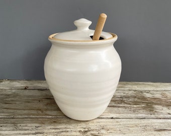 Stoneware Honey Pot with Dipper