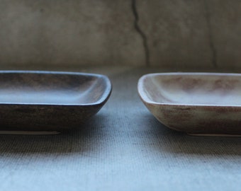 Stoneware Sauce Dishes