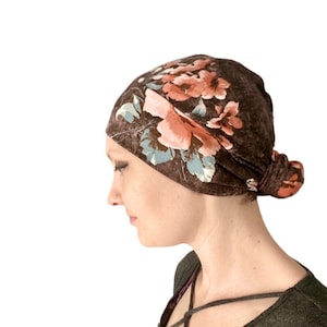 Scrub Cap for Women, Long Hair Nurse Hat, Stretchy Scrub Cap, Gray Floral Cap with Buttons for Mask, Ear saver scrub cap Gothic Flower Scrub