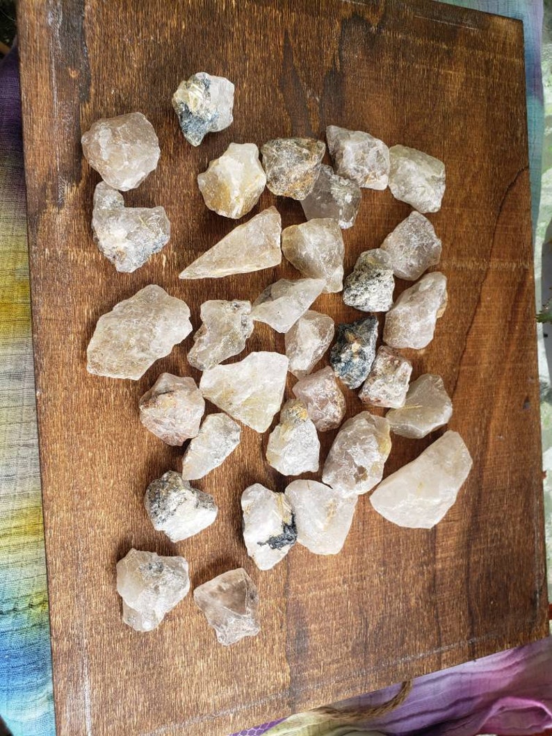 Vibrant Pieces Approximately 30 Pieces 1-2 Chunks! Super Clear Beautiful Rutilated Quartz Lot