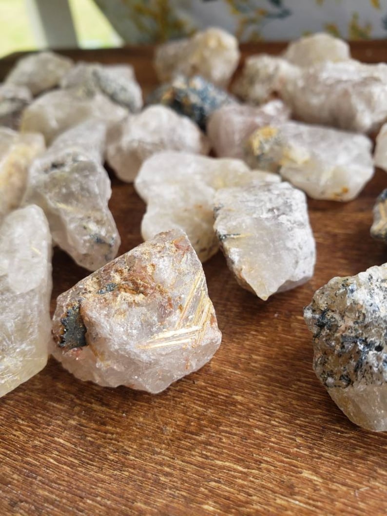 Vibrant Pieces Approximately 30 Pieces 1-2 Chunks! Super Clear Beautiful Rutilated Quartz Lot