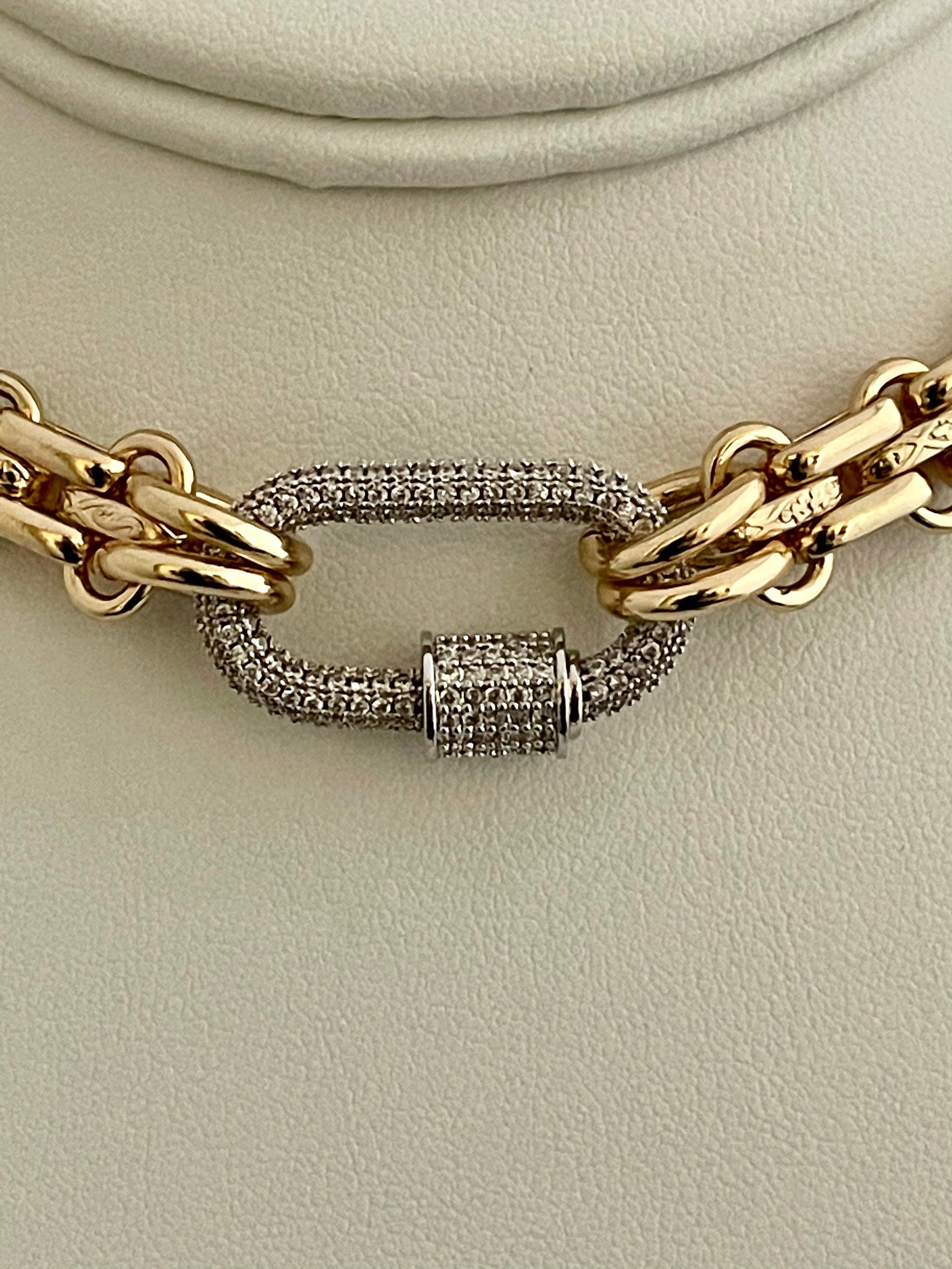 Chunky Carabiner Necklace main image 1