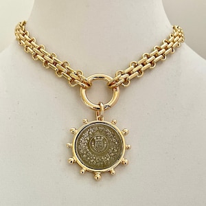 Collier chaîne en or massif à maillons multiples - Pendentif pièce de monnaie française - Réplique de pièce de monnaie avec lunette, pièce de monnaie Art déco - Collier chaîne texturé doré - fermoir à ressort