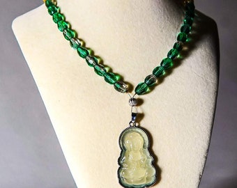 Halskette mit Buddha-Anhänger, 48,3 cm, mit italienischen Glaskristallen