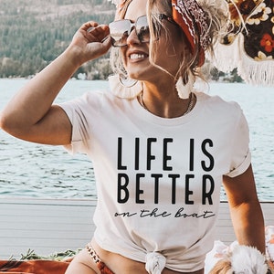 Het leven is beter op de boot SVG-png | Vakantie Shirt Svg | Zomer Lake Life Svg | Geluk | Sublimatie | Cricut Cut-bestand