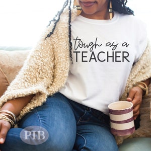 Difícil Como Um Professor SVG PNG | Camisa do professor, presente Svg | Escola Svg | Sublimação | Arquivo de corte Cricut