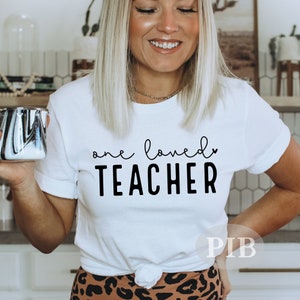 Ein geliebter Lehrer SVG PNG | Bester Lehrer | Lehrer Wertschätzung | Lieblingslehrer Shirt , Geschenk | Geboren um zu lehren | Sublimationsdruck | Cricut-Datei