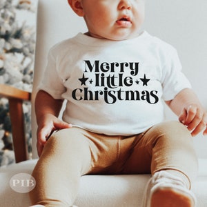 Frohe kleine Weihnachten SVG PNG | Weihnachten Shirt SVG | Weihnachtsmann | Winter-Zeichen-Zitat-Schnitt-Datei | Kaffeetasse SVG | Sublimationsdruck | Cricut