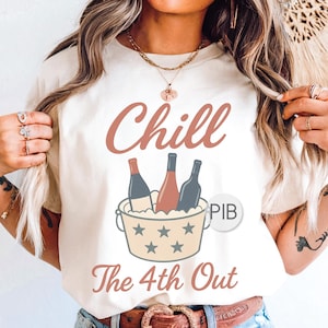 Chill the 4th Out png, grappig patriottisch wijnshirtontwerp, 4 juli-sublimatiebestand, rood-witte en dronken feestafbeelding png