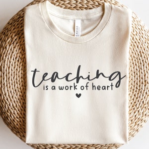 Lehre ist eine Arbeit des Herzens SVG-PNG-Dateien, zurück in der Schule Schmuck, Lehrer-Anerkennung, Lehrer-Shirt-Svg, Lehrer-Geschenk, Sublimation, Cricut