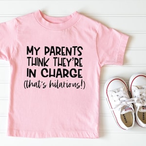 Meus pais acham que estão no comando SVG PNG, Camiseta infantil engraçada Svg, Camiseta de bebê Svg, Recém-nascido Svg, Imprimir sob demanda PNG, Arquivo de corte para Cricut
