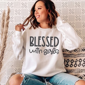 Mom Life SVG, gesegnet mit Mädchen svg, Mädchen Mama SVG-Datei, Mädchen Mom Instant Download für Cricut, PNG, Girl Mom Shirt svg, Cut File