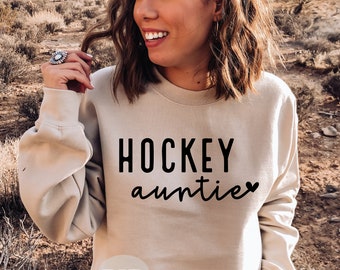 Tía del Hockey SVG: Archivo digital de corte para amantes de los deportes (uso comercial)