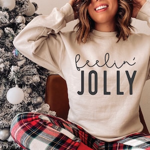 Feelin' Jolly SVG PNG / Camisa de Navidad SVG / Archivo de corte de cita de signo de invierno / Santa / Taza de café Svg / Sublimación / Cricut