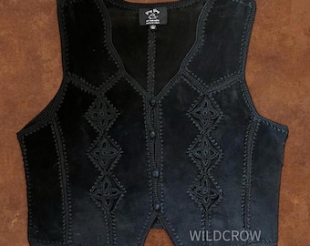 Chaleco vintage Ying Ying de Nevada de ante negro y ganchillo – Talla grande