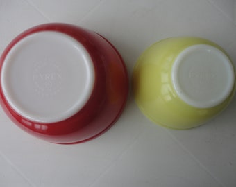 Primary Colors Mixing Bowls ~ Pyrex sold separately: Pyrex 402 Red 1 1/2 Quart Mixing Bowl and/or Pyrex 401 Yellow 1 1/2 Pint Mixing Bowl!