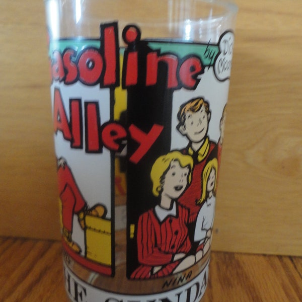 Gasoline Alley Glass “The Sunday Funnies” Comic By Dick Moores 1976 Chicago Tribune Glass !