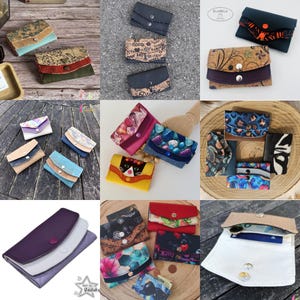 Op de afbeelding: Een verzameling kleine, handgemaakte portemonnees in verschillende kleuren en patronen. Ontwerpen omvatten kurk, bloemen, geometrische en abstracte prints. Elke portemonnee heeft een drukknoopsluiting en een compact ontwerp.