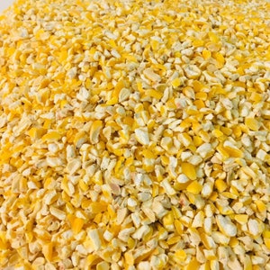 Cracked Corn For Chickens Birds Deer & Wildlife Feed