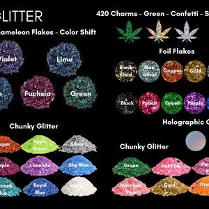 Puede incluir: Imagen que muestra varias opciones de purpurina. Incluye escamas camale&oacute;n en violeta, lima, azul, fucsia y verde. Tambi&eacute;n presenta escamas de aluminio en negro, dorado, azul, plateado, cobre y dorado. Opciones de purpurina gruesa en cobre, verde manzana, plateado, morado, lavanda, azul cielo, azul pavo real, azul real y blanco.