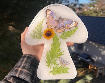 Mushroom Resin Tray, Floral Butterfly Jewelry Dish, Fairy-Core, Boho Decor, Aesthetic Bedroom Decor