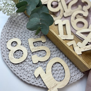 Cartes étapes bébé en bois, gravées au laser, cadeaux de naissance, placées dans des sacs en coton, fille, garçon, rondes, personnalisées