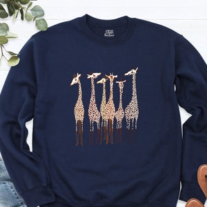giraffe sweatshirt, giraffe sirts for women, giraffe hoodie, cute giraffe sweatshirt, giraffe clothes girls, animal print graphic sweatshirt