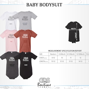 K&ouml;nnte beinhalten: Eine Gr&ouml;&szlig;entabelle f&uuml;r Baby-Bodys mit Ma&szlig;en in Zoll. Die Tabelle zeigt die Brust- und L&auml;ngenma&szlig;e f&uuml;r Neugeborene bis 19-24 Monate. Die Bodys sind in Wei&szlig;, Hellgrau meliert, Rosa, Lila meliert, Dunkelgrau meliert und Schwarz erh&auml;ltlich.