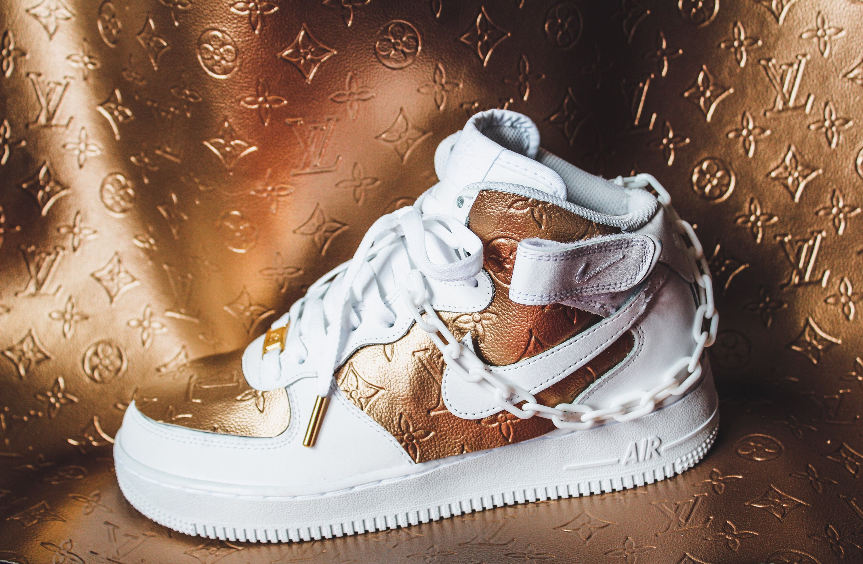 nike pixel af1 gold chain