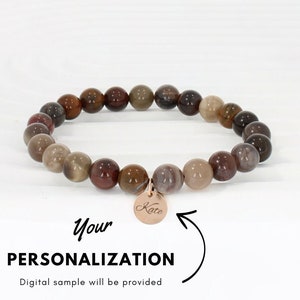 Pulseira Personalizada em Madeira Petrificada | Joias personalizadas, pulseiras personalizadas para mulheres, pulseira gravada, pulseira com pingente