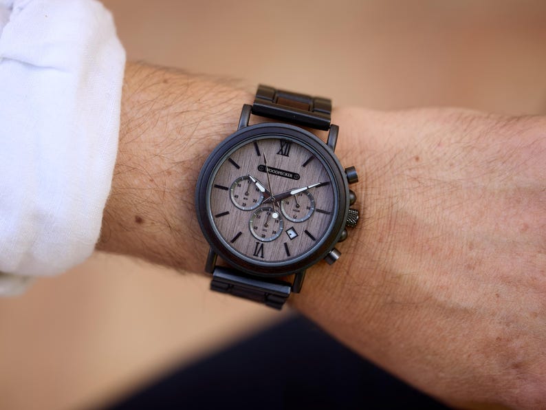 Reloj grabado / Regalo personalizado para él / Reloj de madera grabado para hombre / Regalo de aniversario, reloj de madera para hombre imagen 1