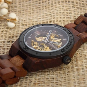 Engraved Watch for Men, Wooden Watch Personalized Gift for Him, Anniversary Gifts, Personalized Father's day Gifts imagem 8