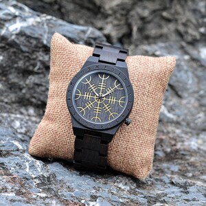 Montre gravée avec runes vikings, Montres personnalisées pour homme Montre en bois Cadeau personnalisé pour lui, Cadeaux personnalisés pour la fête des pères image 6