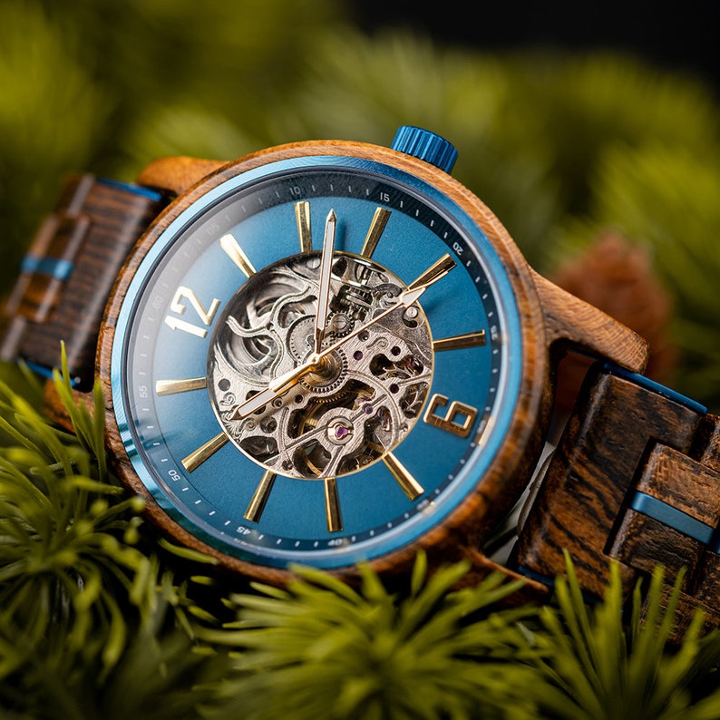 Montre homme gravée, cadeau personnalisé pour lui, montre en bois, montre automatique, montre en bois cadeau d'anniversaire personnalisé, cadeau fête des pères image 2