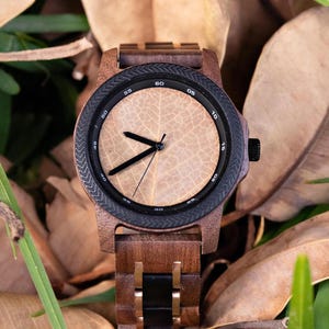 Engraved Wooden Watch, Personalized Wooden Watch, Mens Wood Watch, Groomsmen Gifts, Anniversary Gift for Him, Birthday Gift for Dad.