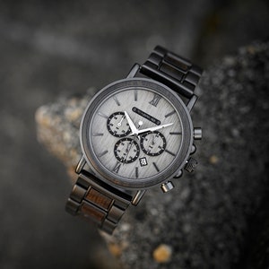 Montre pour homme gravée, Montre en bois, Montre en bois Cadeau personnalisé pour lui, cadeau de 1er anniversaire pour petit ami, cadeaux de fête des pères pour lui image 10