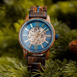 Montre homme gravée, cadeau personnalisé pour lui, montre en bois, montre automatique, montre en bois cadeau d'anniversaire personnalisé, cadeau fête des pères image 1