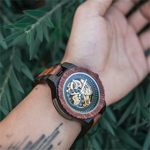 Gravierte Uhr Personalisiertes Geschenk für Ihn, Jubiläumsgeschenke Automatikuhr Holzuhr Gravierte Holzuhr für Männer, Vatertagsgeschenk Bild 6