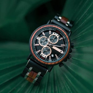 Montre gravée pour homme, montre en bois Cadeau personnalisé pour lui Montre en bois pour homme Cadeau 1er anniversaire pour petit ami image 1