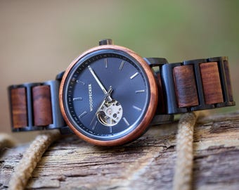 Custom Engraved Men's Watch - WOODEN GIFTBOX INCLUDED - The Perfect Anniversary gift or Birthday gift for him