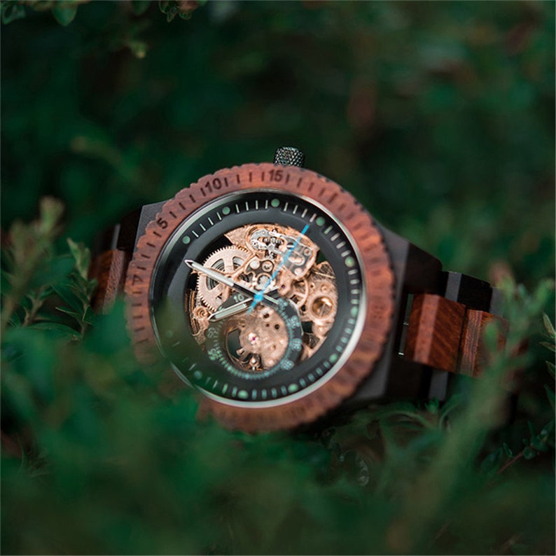 Montre gravée Cadeau personnalisé pour lui, Cadeaux d'anniversaire Montre automatique Montre en bois Montre en bois gravé pour homme, cadeau pour la fête des pères image 3