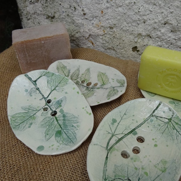 Handmade ceramic soap dish, natural plant prints, soap dish. Ideal handmade, artisanal and unique gift for him and her.