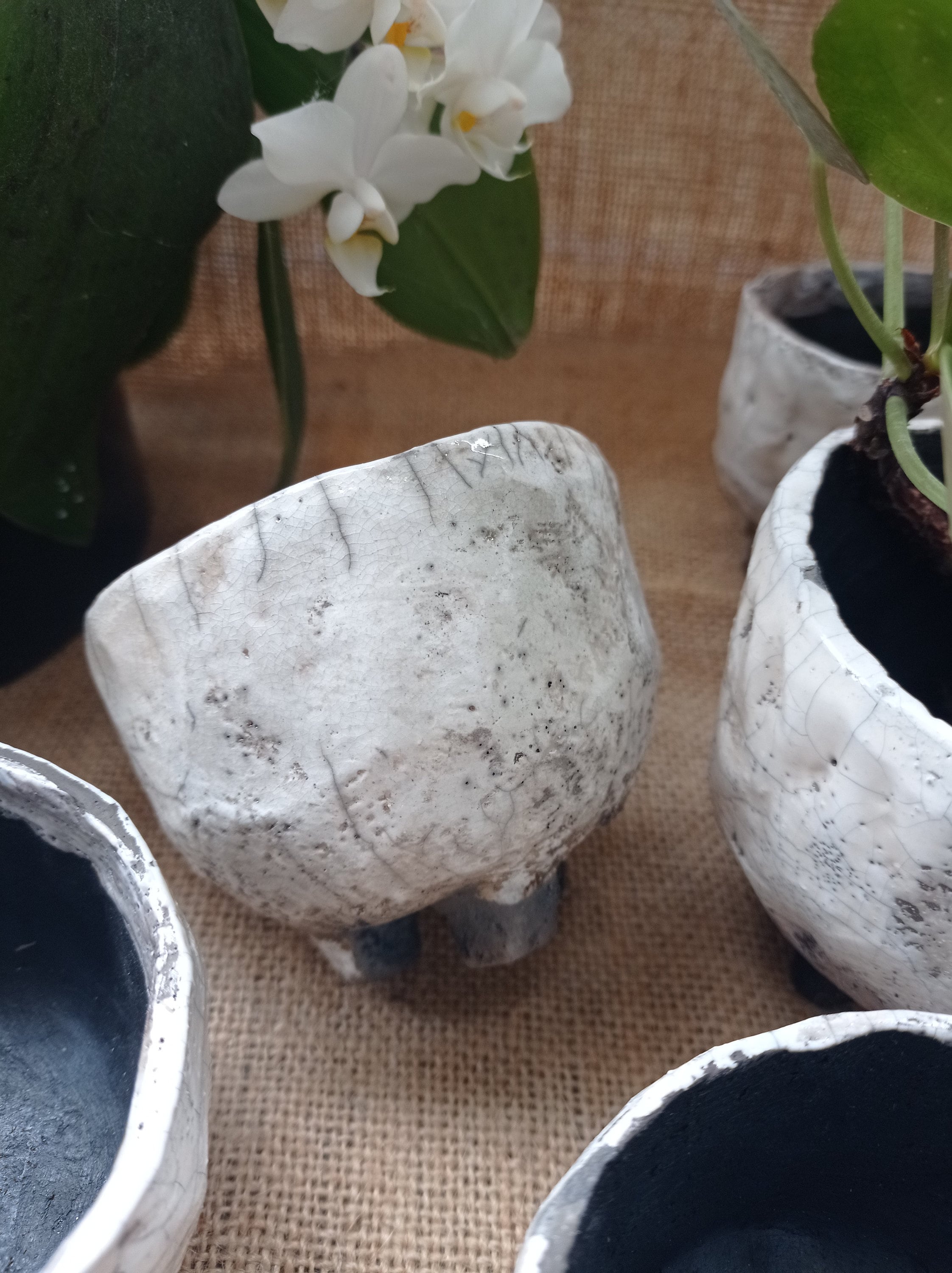 Petit Planter Céramique Raku Blanc, Petit Pot Trois Pieds, Pour Plante ou Objet, Cadeau Idéal